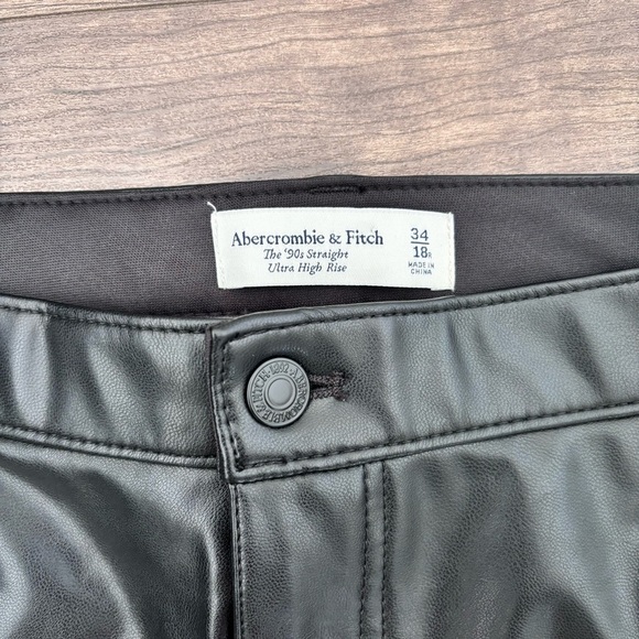 40. Abercrombie & Fitch Vegan Leather 90s Straight Pant - Picture 2 of 7